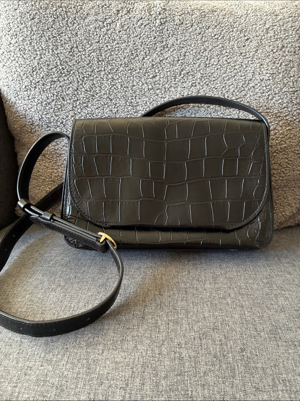 Cuyana Concertina Shoulder Bag